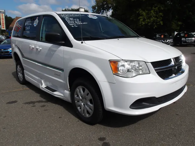 2015 Dodge Grand Caravan SE photo 3