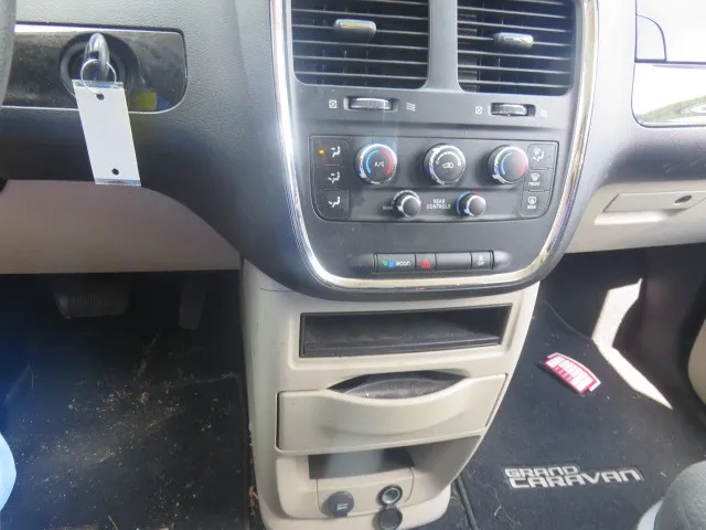 2016 Dodge Grand Caravan SE - Photo 18