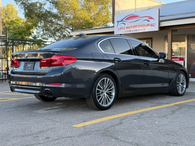 2017 BMW 5 Series 530i - Photo 8