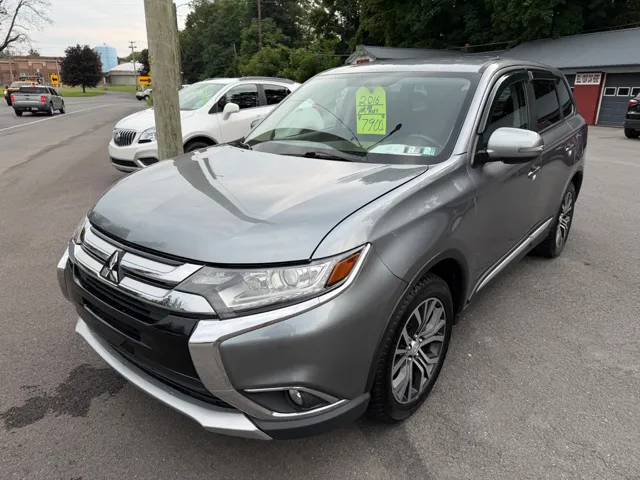 2016 Mitsubishi Outlander ES 4WD photo
