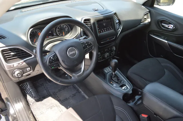 2019 Jeep Cherokee Latitude - Photo 12