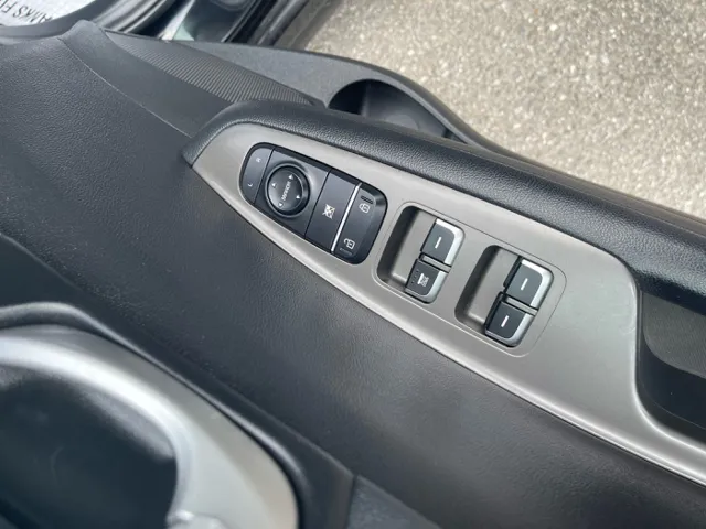 2020 Kia Optima LX photo 3