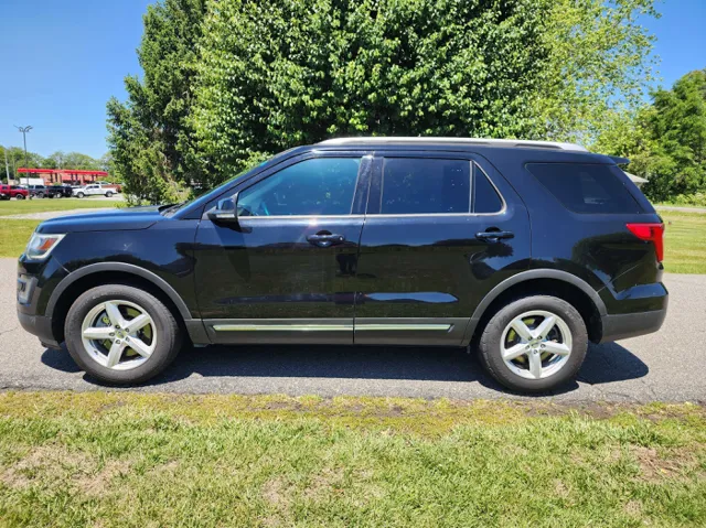 2016 Ford Explorer XLT 4WD's photo