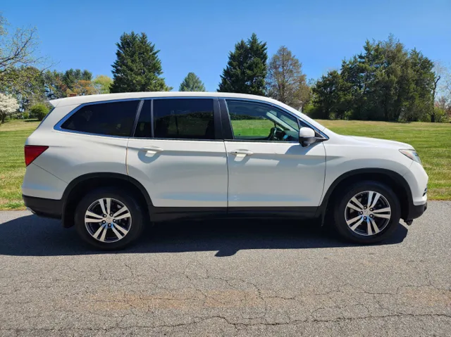 2017 Honda Pilot EX-L - Photo 5
