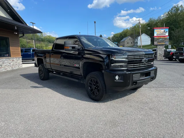 2016 Chevrolet Silverado LT photo 11