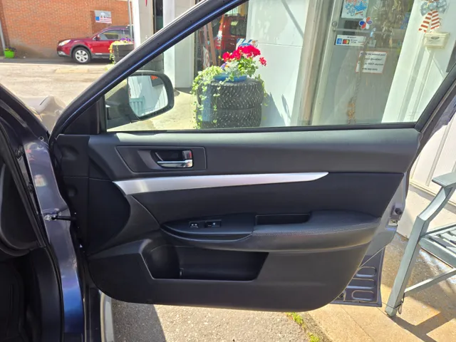 2013 Subaru Legacy 2.5i - Photo 26