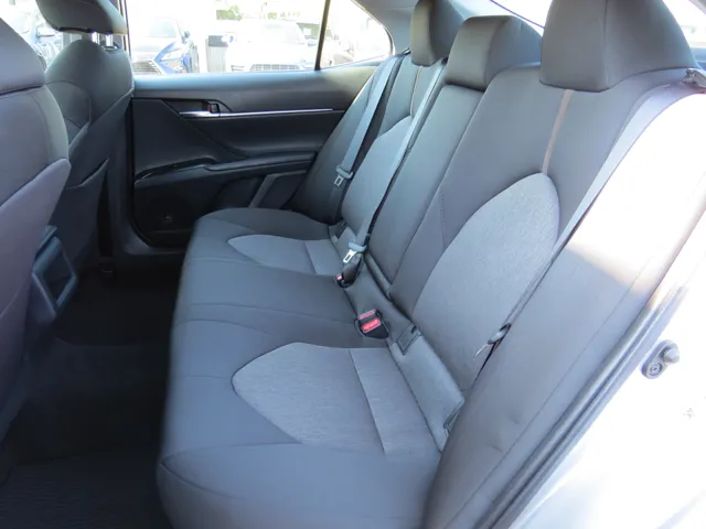 2019 Toyota Camry LE photo 4