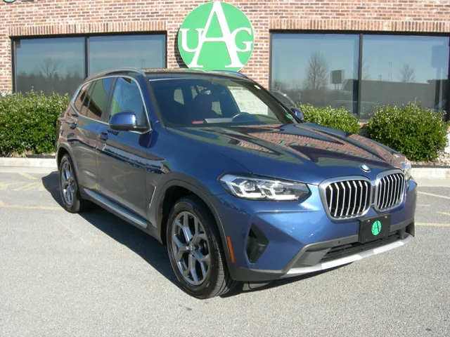 2022 BMW X3 30i's photo