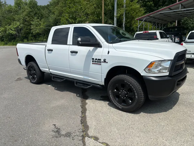 2017 Ram 2500 Tradesman photo 3