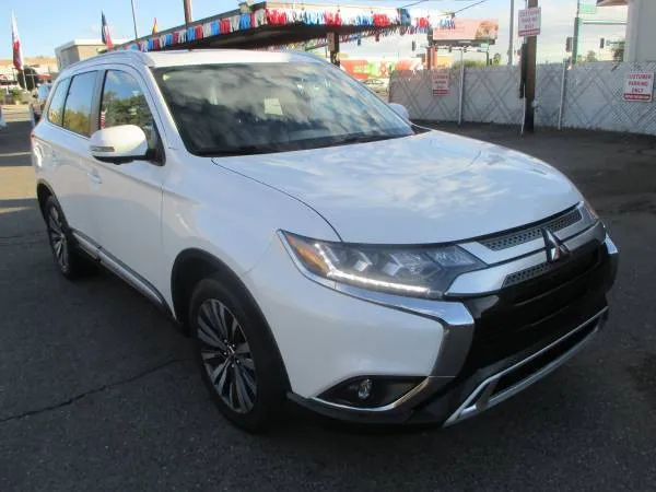 2020 Mitsubishi Outlander SEL's photo