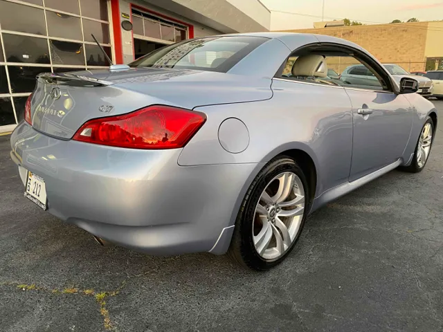 2009 Infiniti G37 Convertible photo 4