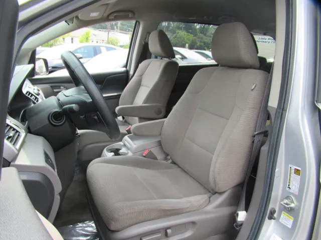 2013 Honda Odyssey LX - Photo 9