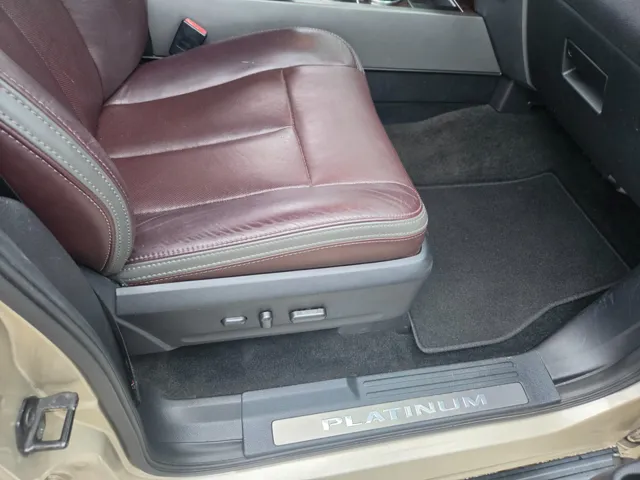 2017 Ford Expedition Platinum - Photo 14