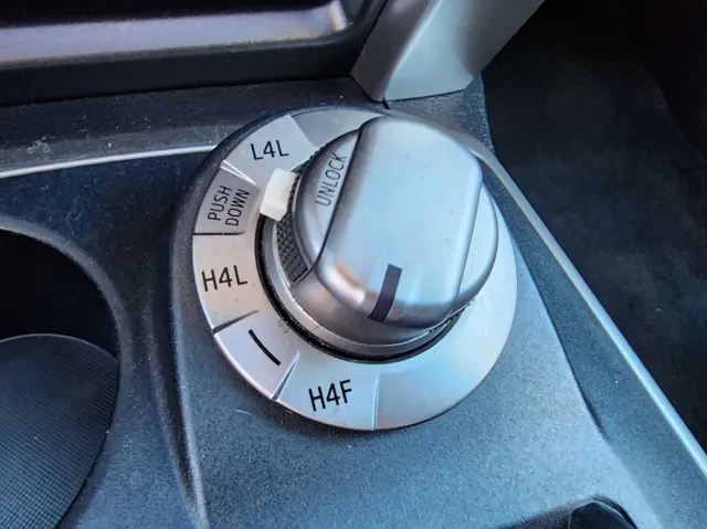 2014 Toyota 4Runner Limited - Photo 23