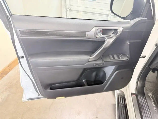 2023 Lexus GX Base - Photo 17