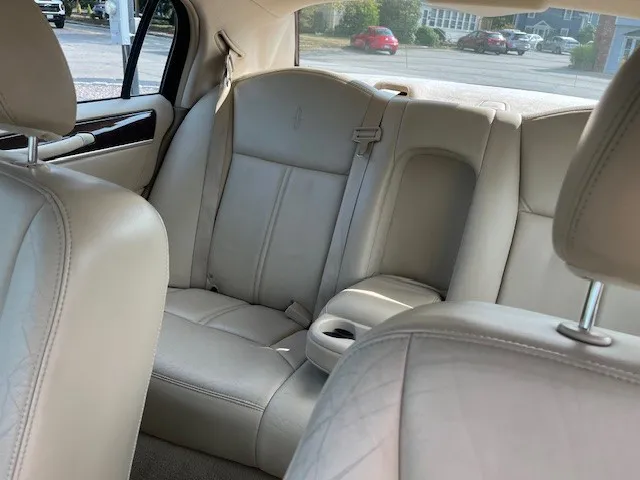 2006 Lincoln Town Car Signature Limited photo 6