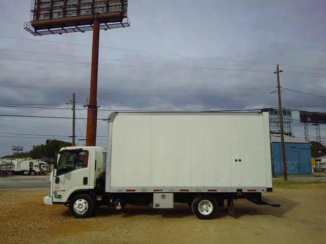 2017 Isuzu NPR HD - Photo 7