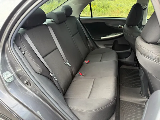 2013 Toyota Corolla S photo 17