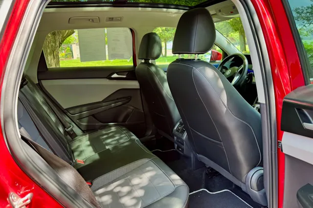 2023 Volkswagen Taos SE - Photo 23