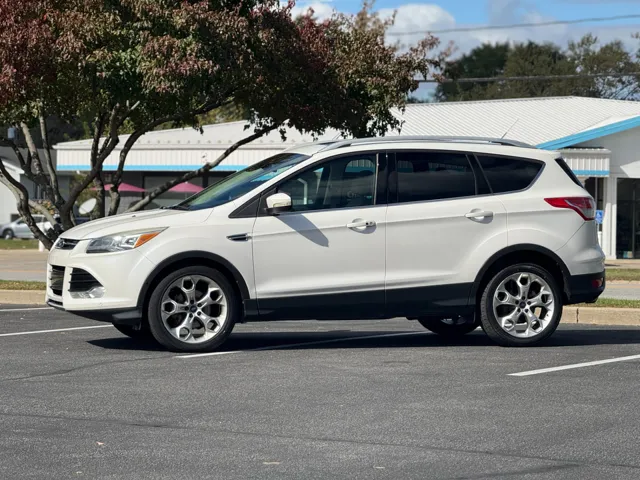 2014 Ford Escape Titanium photo 2