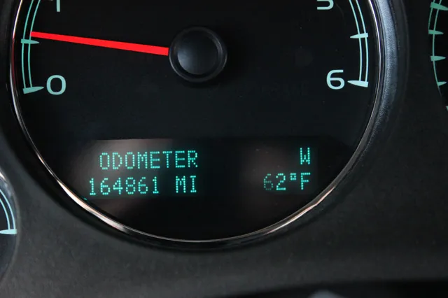 2011 Chevrolet Suburban LT - Photo 31