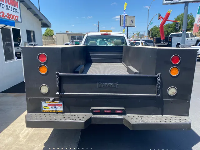 2004 Chevrolet Silverado 3500 Chassis Cab LS - Photo 4