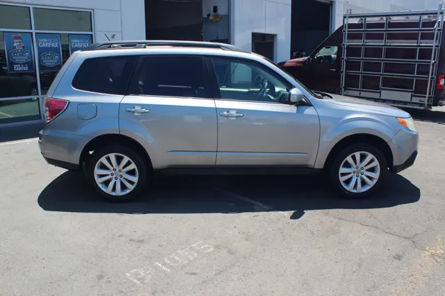 2011 Subaru Forester X Limited - Photo 8