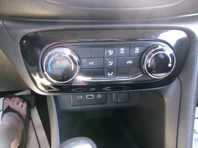 2020 Buick Encore GX Preferred - Photo 13