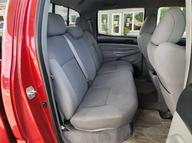 2011 Toyota Tacoma Double Cab V6 4x4 photo 15