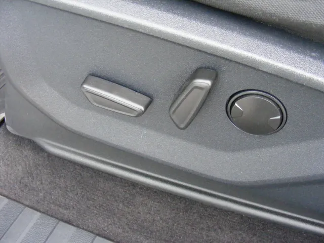 2023 Ford F-150 XLT - Photo 17