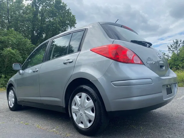 2011 Nissan Versa photo 13