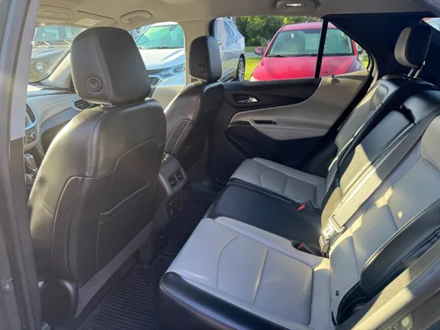 2018 Chevrolet Equinox Premier photo 2