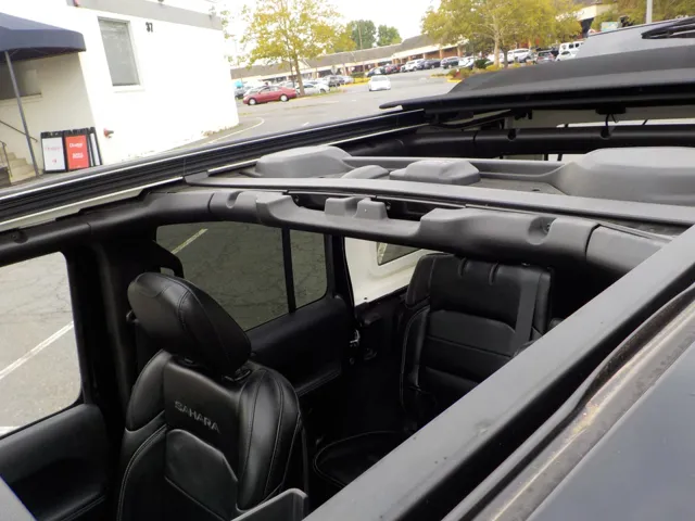 2019 Jeep Wrangler Unlimited Sahara photo 13
