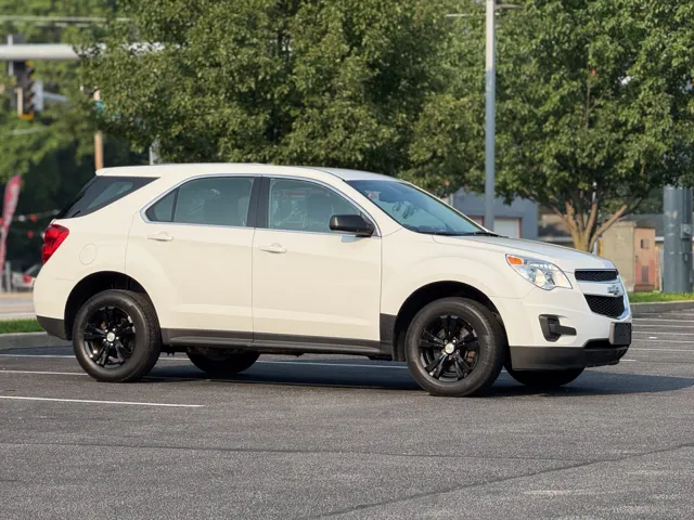 2015 Chevrolet Equinox LS photo 3