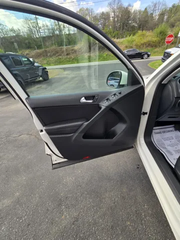 2014 Volkswagen Tiguan SE - Photo 11