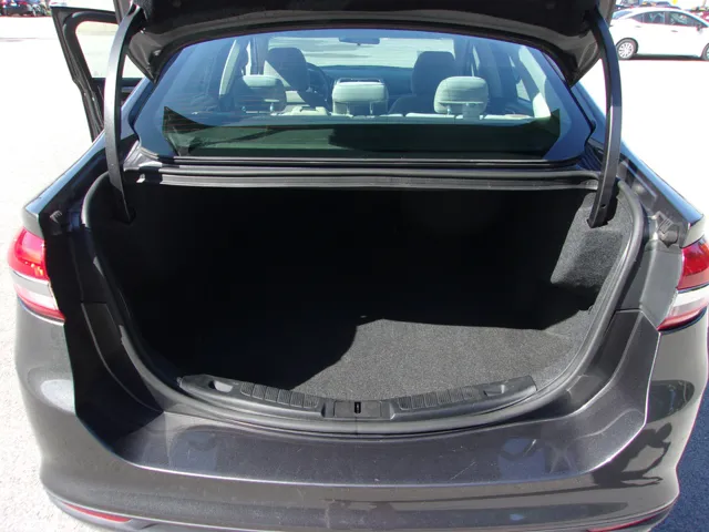 2018 Ford Fusion S - Photo 32