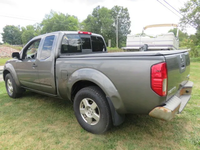 2008 Nissan Frontier SE King Cab photo 5