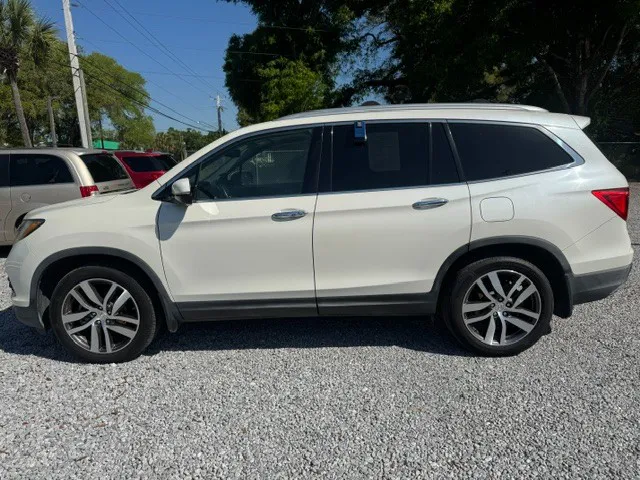 2016 Honda Pilot 4WD Elite's photo