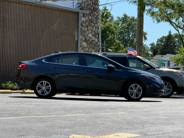 2017 Chevrolet Cruze LT - Photo 34