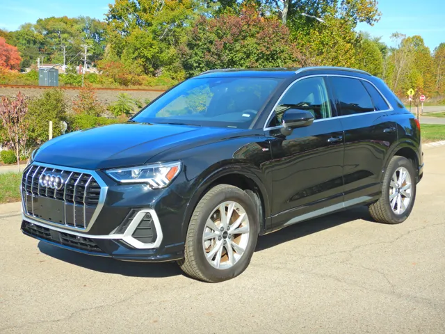 2025 Audi Q3 S Line Premium's photo