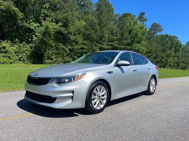 2016 Kia Optima LX's photo