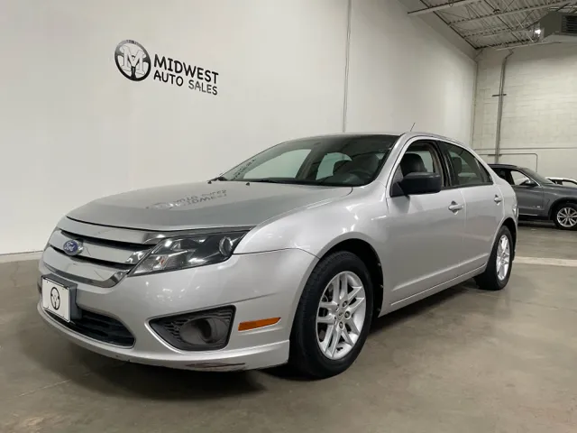 2011 Ford Fusion I-4 S's photo