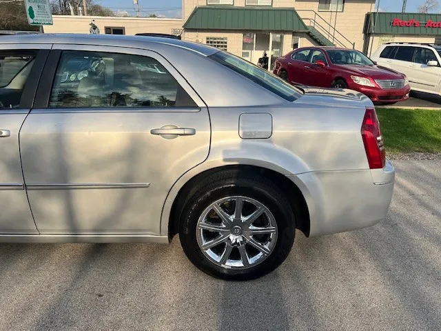 2008 Chrysler 300 Touring - Photo 9