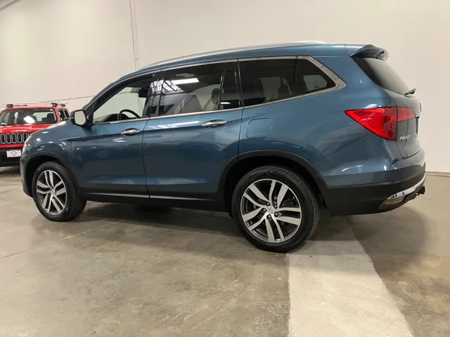 2016 Honda Pilot Touring photo 5