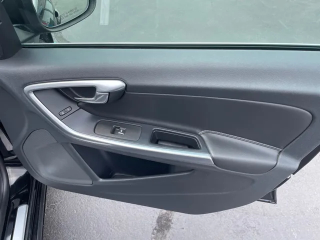 2018 Volvo S60 Inscription Platinum - Photo 14