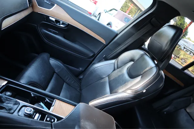 2016 Volvo XC90 T6 Inscription photo 15