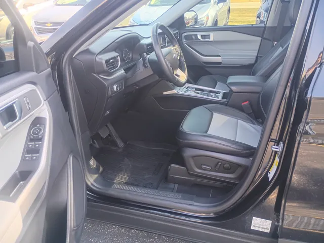 2022 Ford Explorer XLT - Photo 10