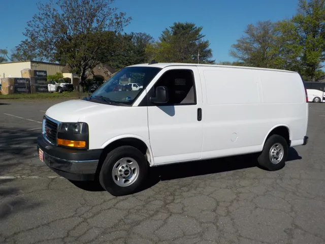 2022 GMC Savana 2500's photo
