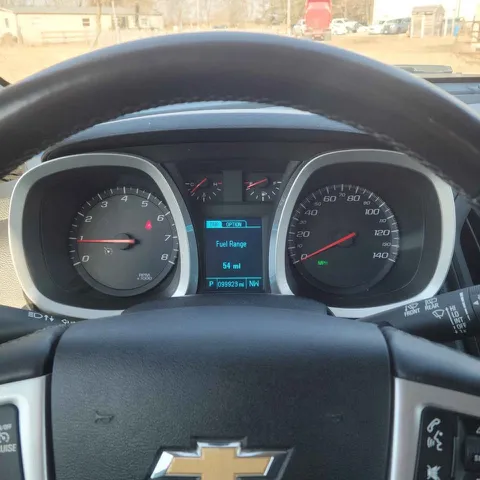 2017 Chevrolet Equinox LT photo 6