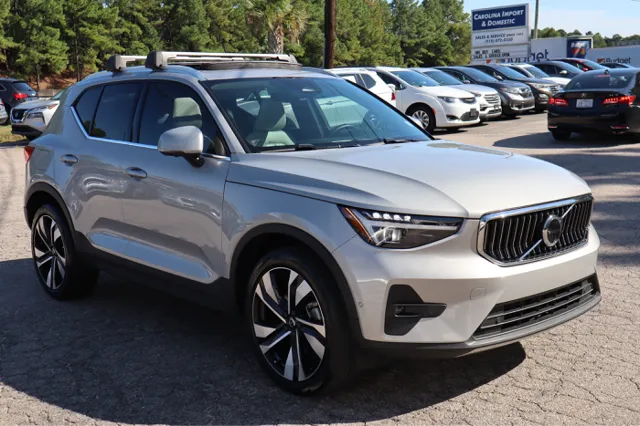 2023 Volvo XC40 Ultimate photo 5